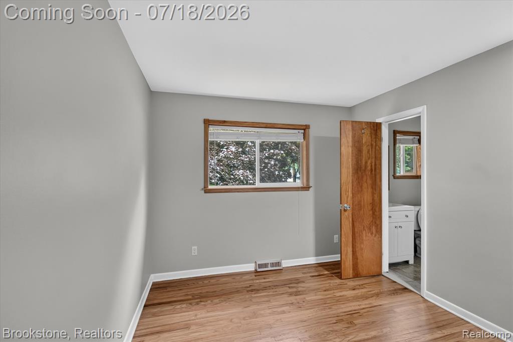 7176 Perry Lake Road Clarkston, MI 48346 - Photo 20 of 46 Gallery Image 20