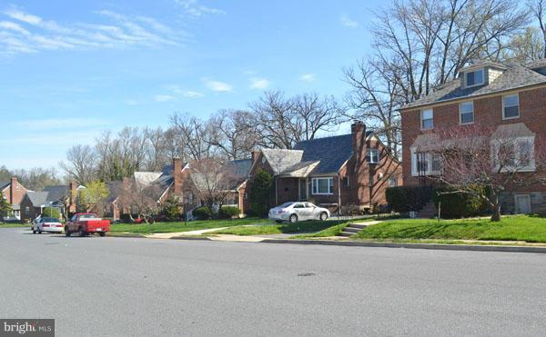 703 Charing Cross Road Baltimore, MD 21229 - Photo 5 of 5 View