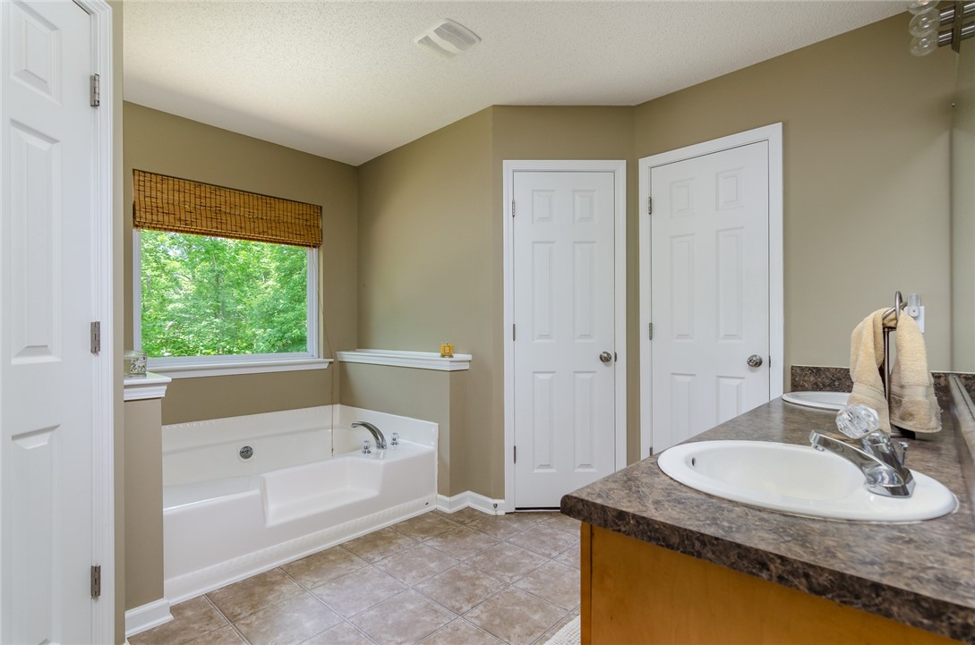 214 North Foxglove Road Westminster, SC 29693 - Photo 16 of 36 Gallery Image 16