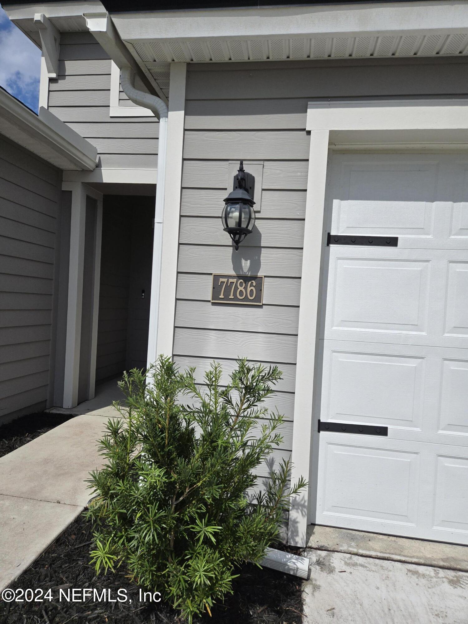 7786 Island Fox Road Jacksonville, FL 32222 - Photo 4 of 37 House Number