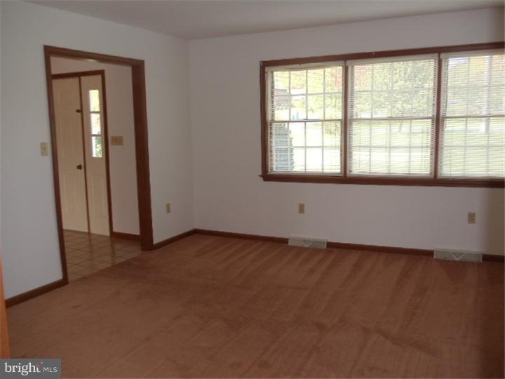 24 Balthaser Road Sinking Spring, PA 19608 - Photo 10 of 17 Living Room