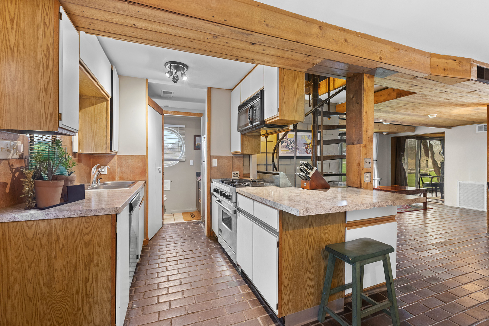 330 South Barrington Road Barrington, IL 60010 - Photo 22 of 39 a open kitchen with stainless steel appliances granite countertop a stove and cabinets