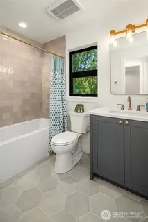 $1,189,000 | 12414 Northeast 72nd Street, Kirkland, WA 98033