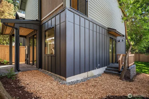 $1,189,000 | 12414 Northeast 72nd Street, Kirkland, WA 98033