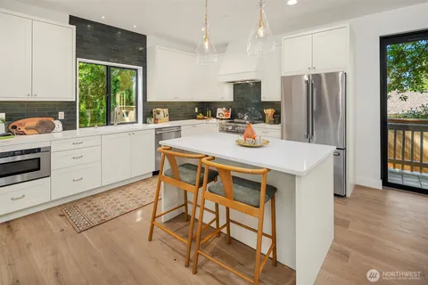 $1,189,000 | 12414 Northeast 72nd Street, Kirkland, WA 98033
