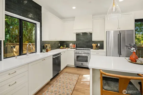 $1,189,000 | 12414 Northeast 72nd Street, Kirkland, WA 98033