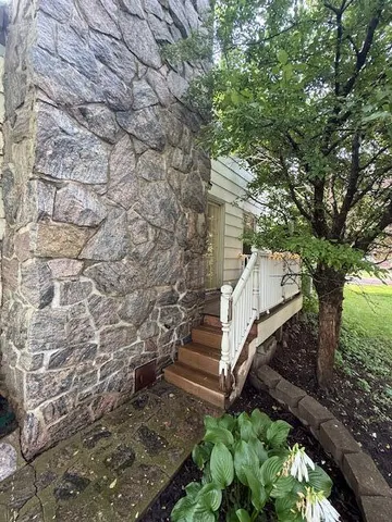 $259,900 | 506 East 2nd Street, Redwood Falls, MN 56283