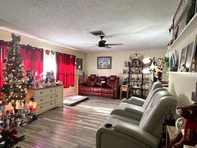 36821 5th Street Canal Point, FL 33438 - Photo 3 of 19 IMG_4048