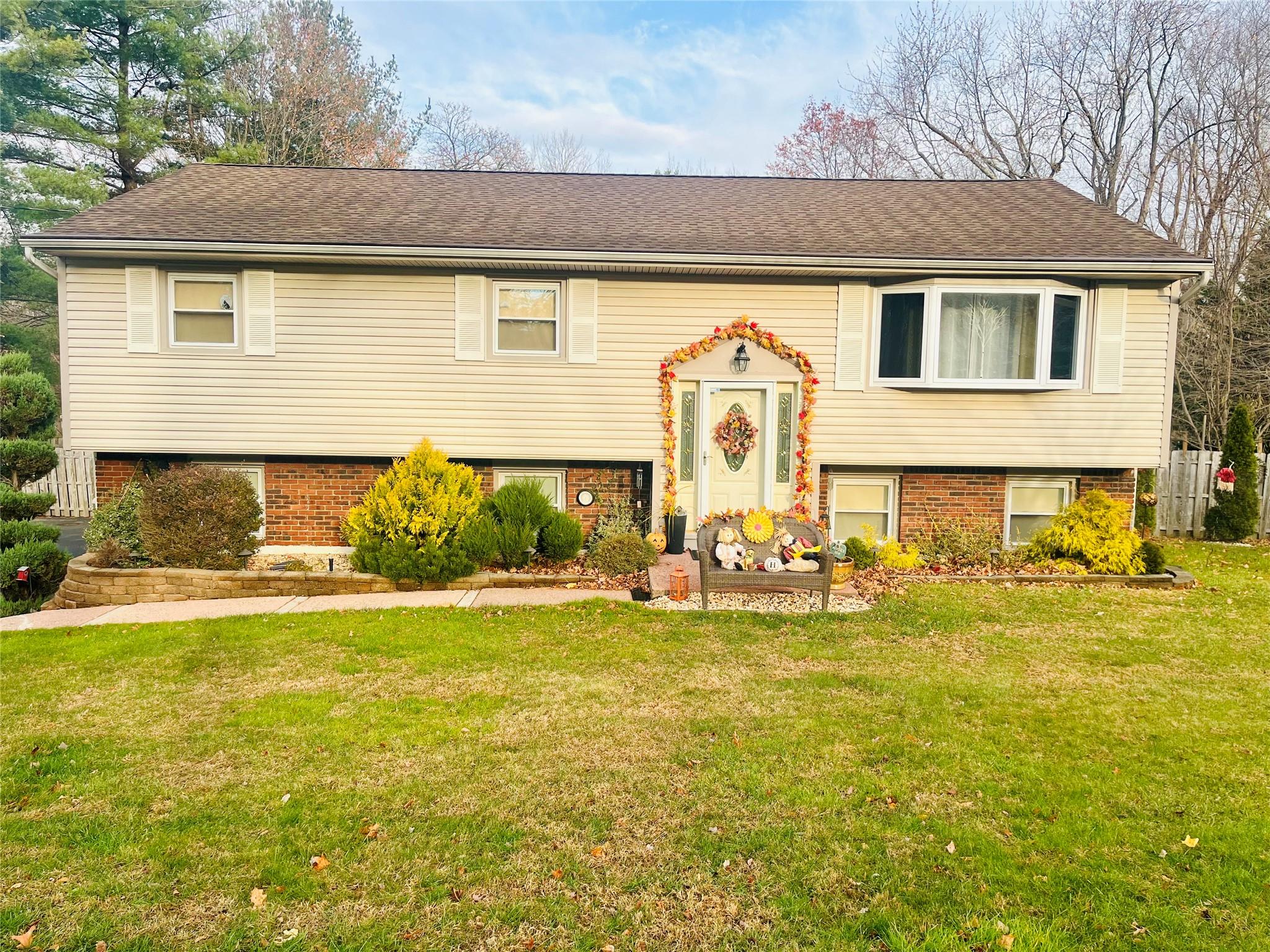 38 Scotland Road Spring Valley, NY 10977 - Photo 1 of 1 Bi-level home with a front lawn