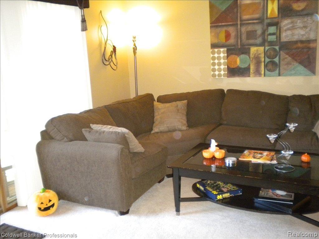 16232 Riverside Drive Livonia, MI 48154 - Photo 7 of 24 Fam Rm 2