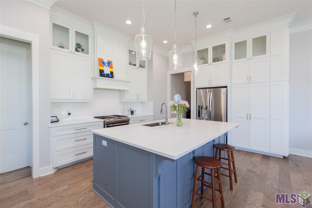 8251 Knee Tree Drive Baton Rouge, LA 70818 - Photo 14 of 34 KITCHEN