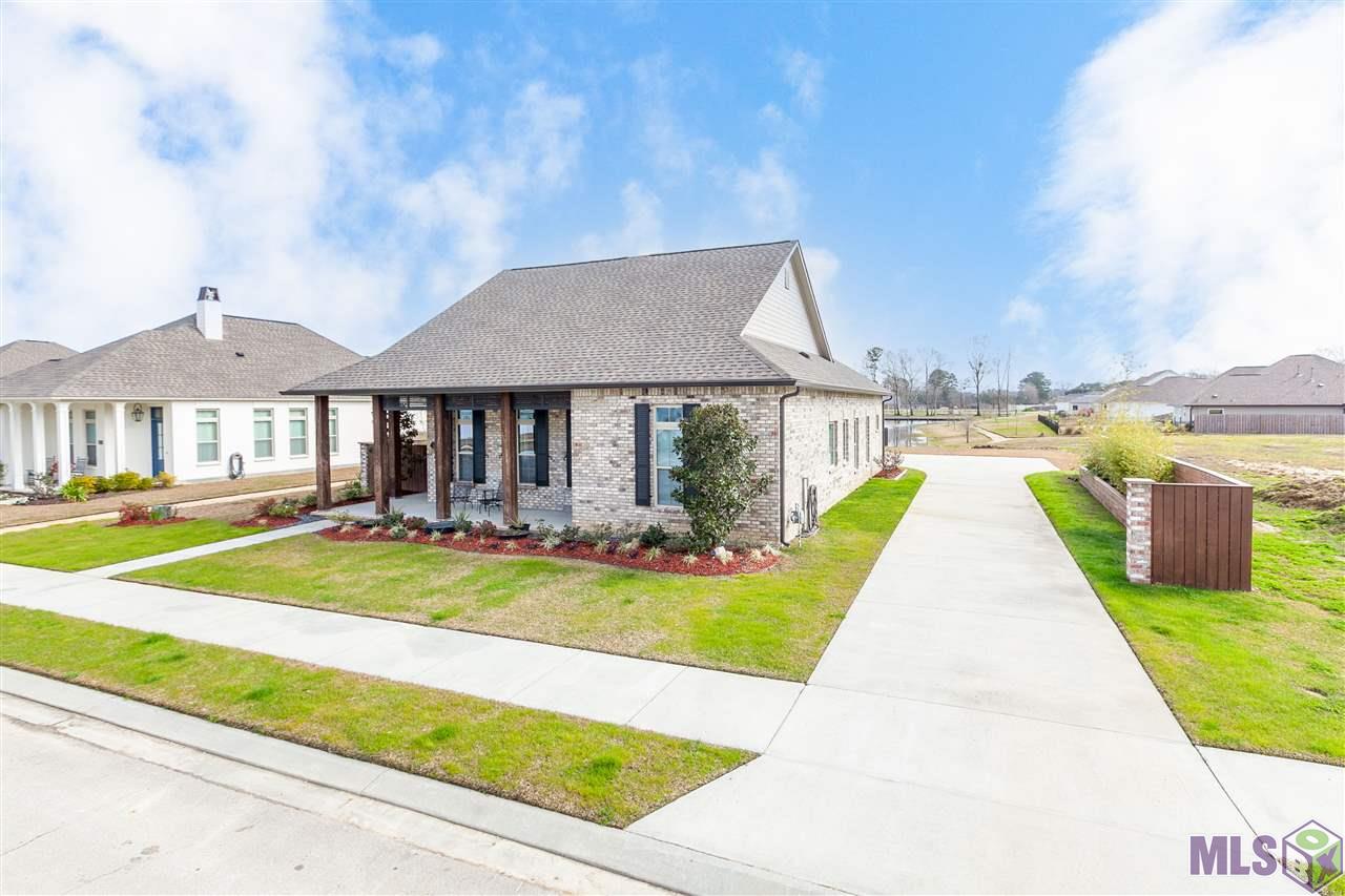 8251 Knee Tree Drive Baton Rouge, LA 70818 - Photo 4 of 34 SIDE VIEW