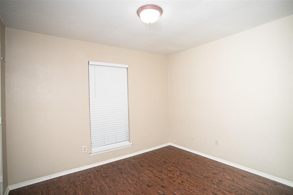 2019 West Nathan Lowe Road Arlington, TX 76017 - Photo 12 of 21 Bedroom 4