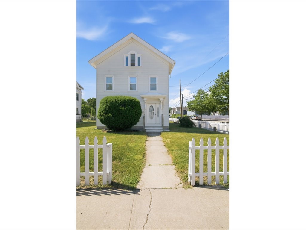 24 Pleasant Street Westerly, RI 02891 - Photo 2 of 34