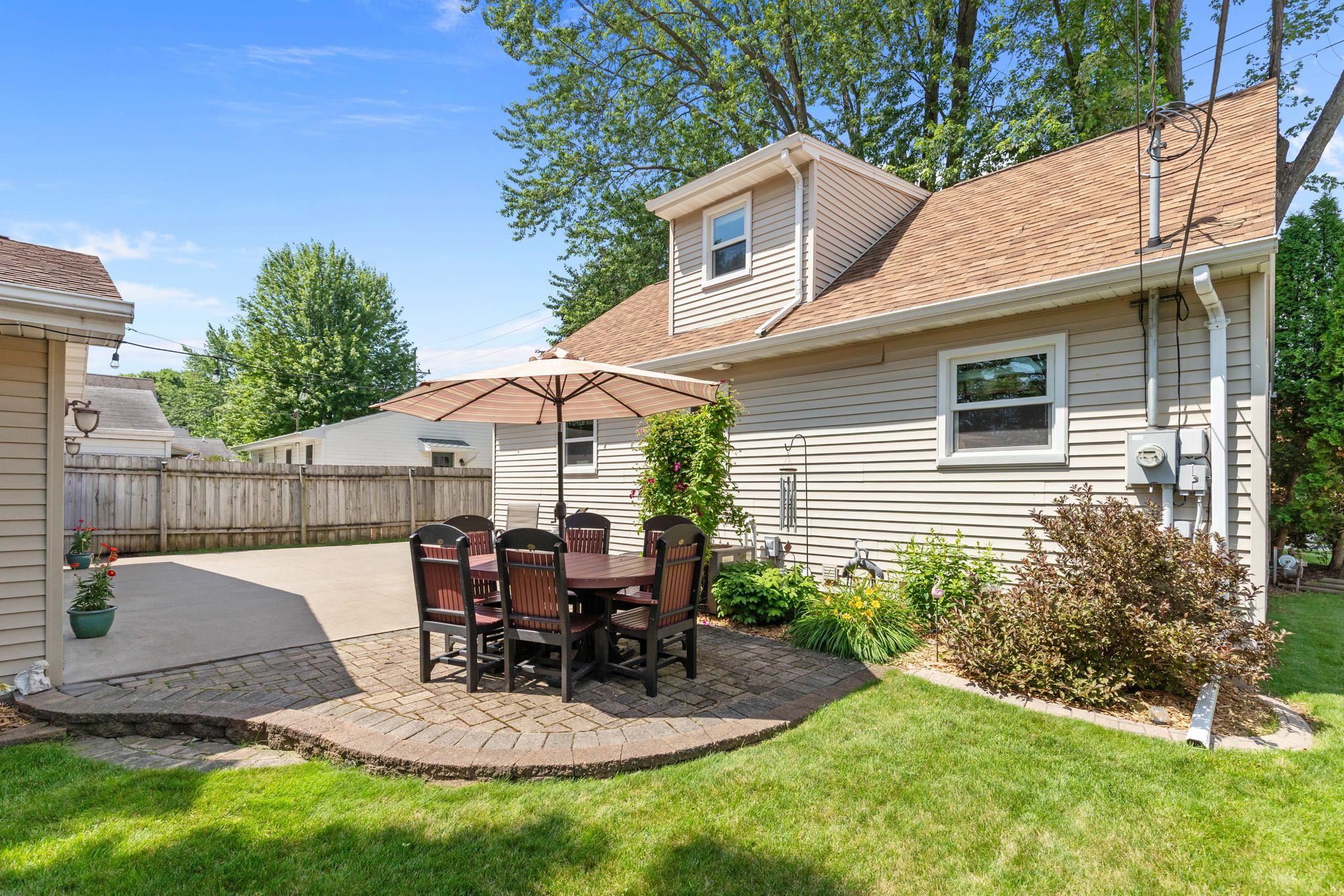 418 South Weimar Street Appleton, WI 54915 - Photo 3 of 46