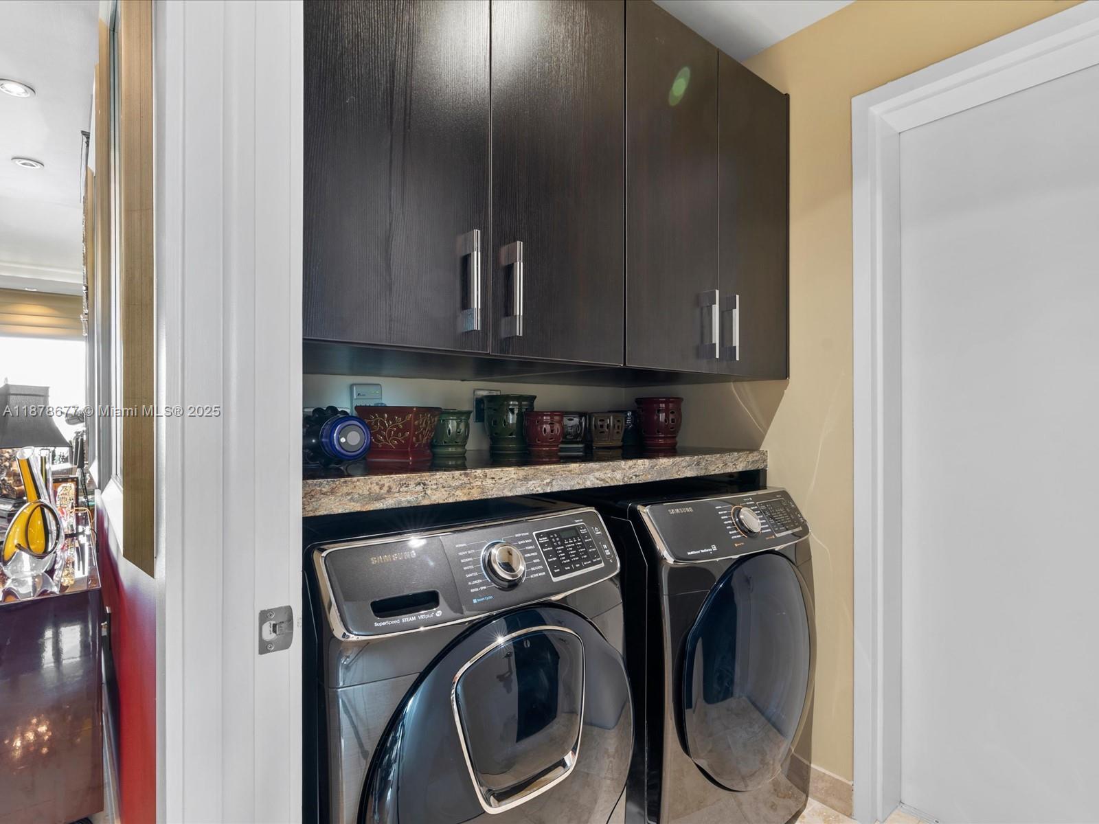 900 Biscayne Boulevard, Unit 3709 Miami, FL 33132 - Photo 40 of 57 a utility room with dryer and washer