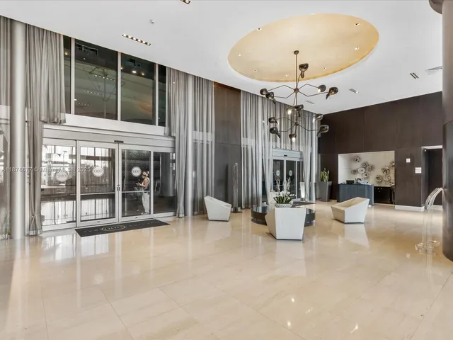 $1,350,000 | 900 Biscayne Boulevard, Unit 3709, Miami, FL 33132
