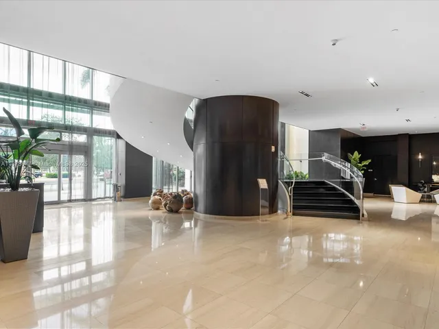 $1,350,000 | 900 Biscayne Boulevard, Unit 3709, Miami, FL 33132