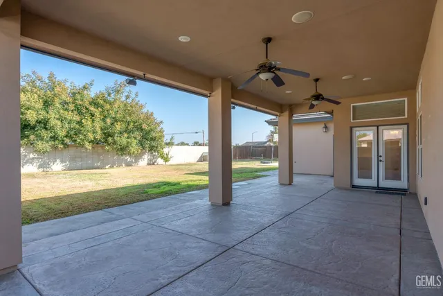 a house view with a outdoor space
