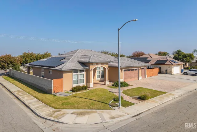 $599,990 | Undisclosed Address, Shafter, CA 93263