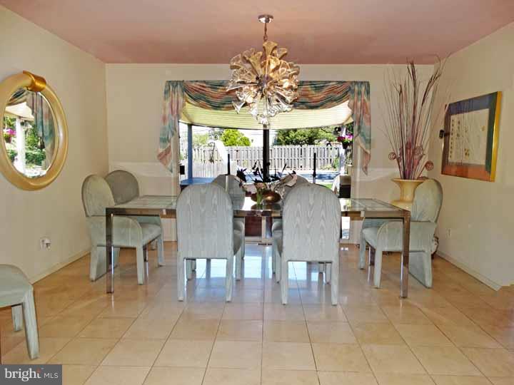 3880 Martin Road Huntingdon Valley, PA 19006 - Photo 8 of 25 Dining Room