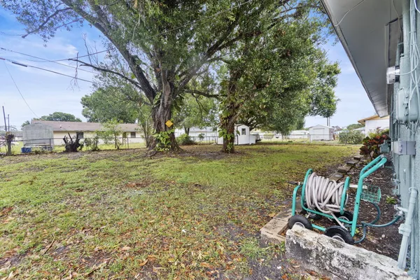 $1,900 | 307 Essex Drive, Fort Pierce, FL 34946