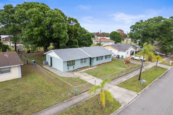 $1,900 | 307 Essex Drive, Fort Pierce, FL 34946