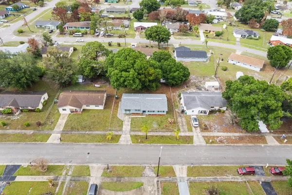 $1,900 | 307 Essex Drive, Fort Pierce, FL 34946