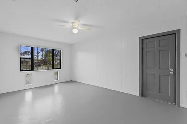 $1,900 | 307 Essex Drive, Fort Pierce, FL 34946