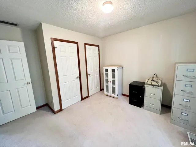 $118,500 | 107 Kahbeah Lane, Tallula, IL 62688