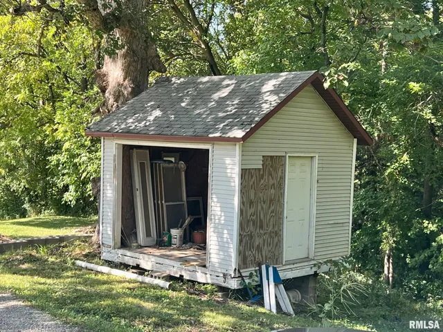 $118,500 | 107 Kahbeah Lane, Tallula, IL 62688