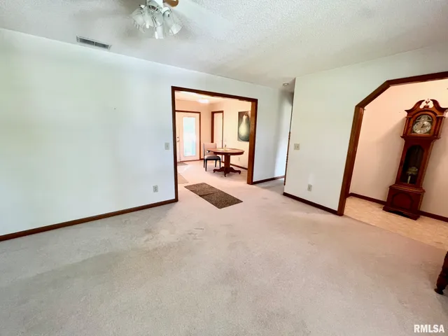 $118,500 | 107 Kahbeah Lane, Tallula, IL 62688