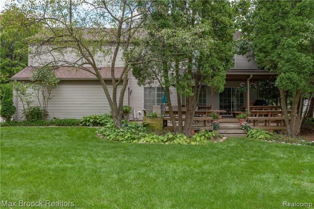 35611 Fredericksburg Road Farmington Hills, MI 48331 - Photo 32 of 36