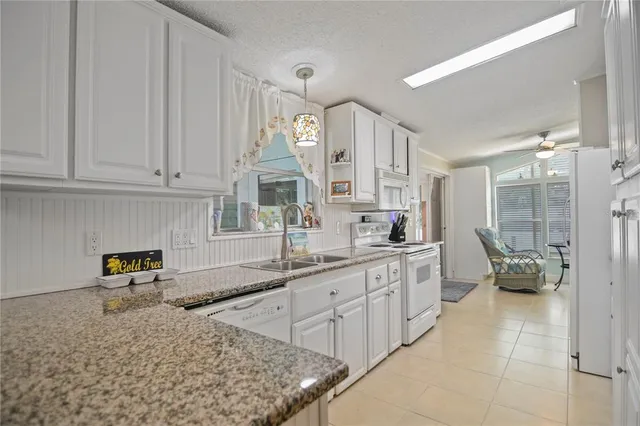 $240,000 | 5707 45th Street East, Unit 223, Bradenton, FL 34203