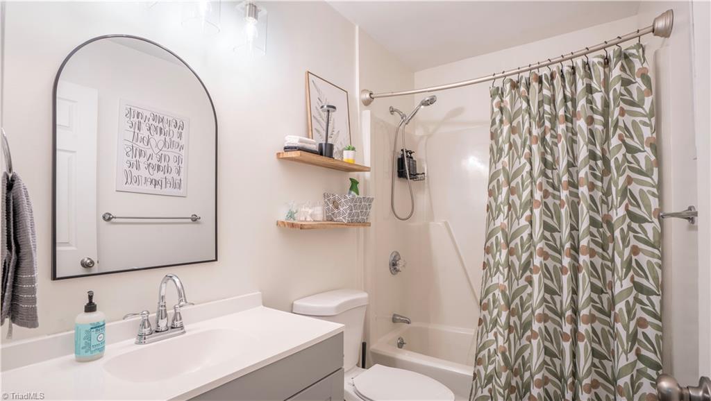 108 Monnell Drive High Point, NC 27265 - Photo 8 of 16