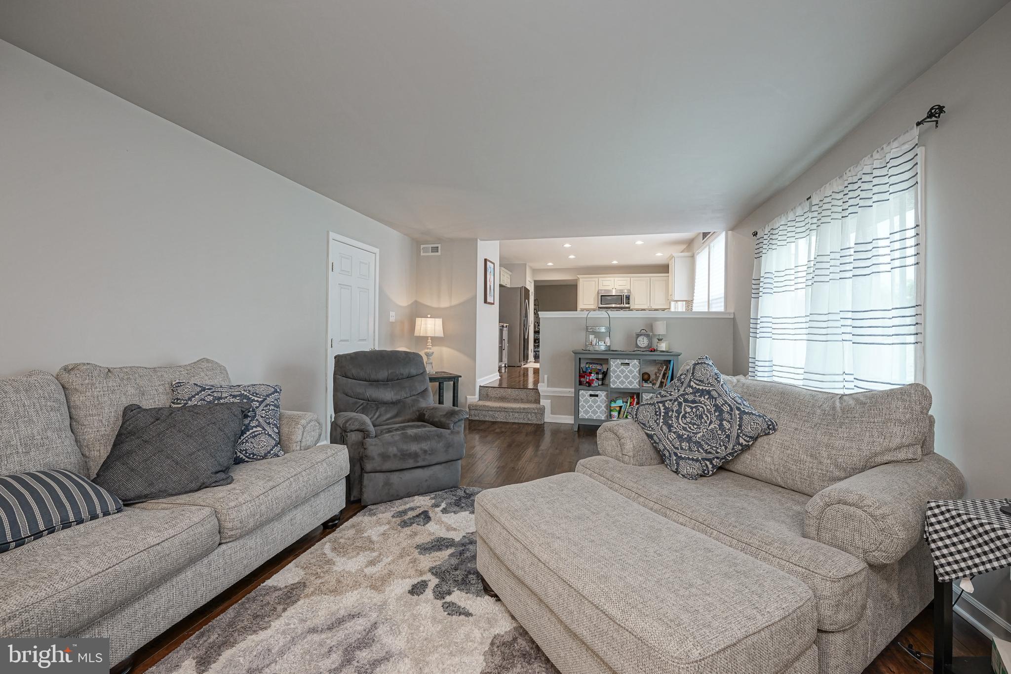 1115 Falkirk Road Williamstown, NJ 08094 - Photo 16 of 42 Family Room