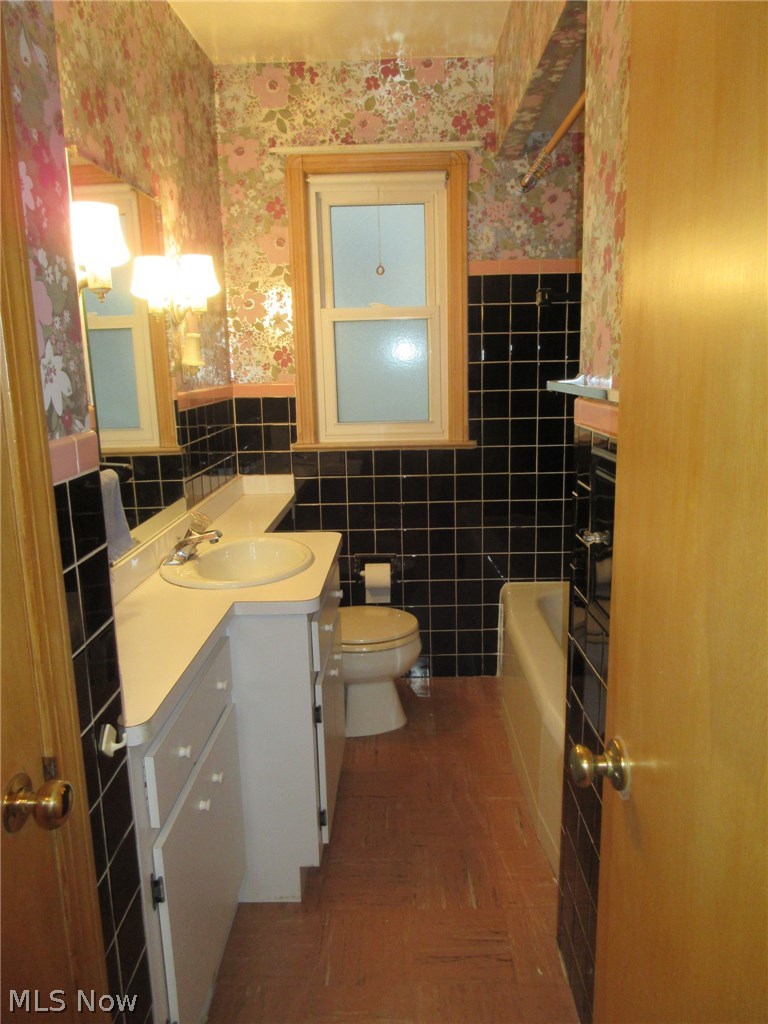 6911 Ackley Road Parma, OH 44129 - Photo 9 of 25