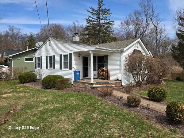 $425,000 | 43 Lake Road, Hopewell Junction, NY 12533