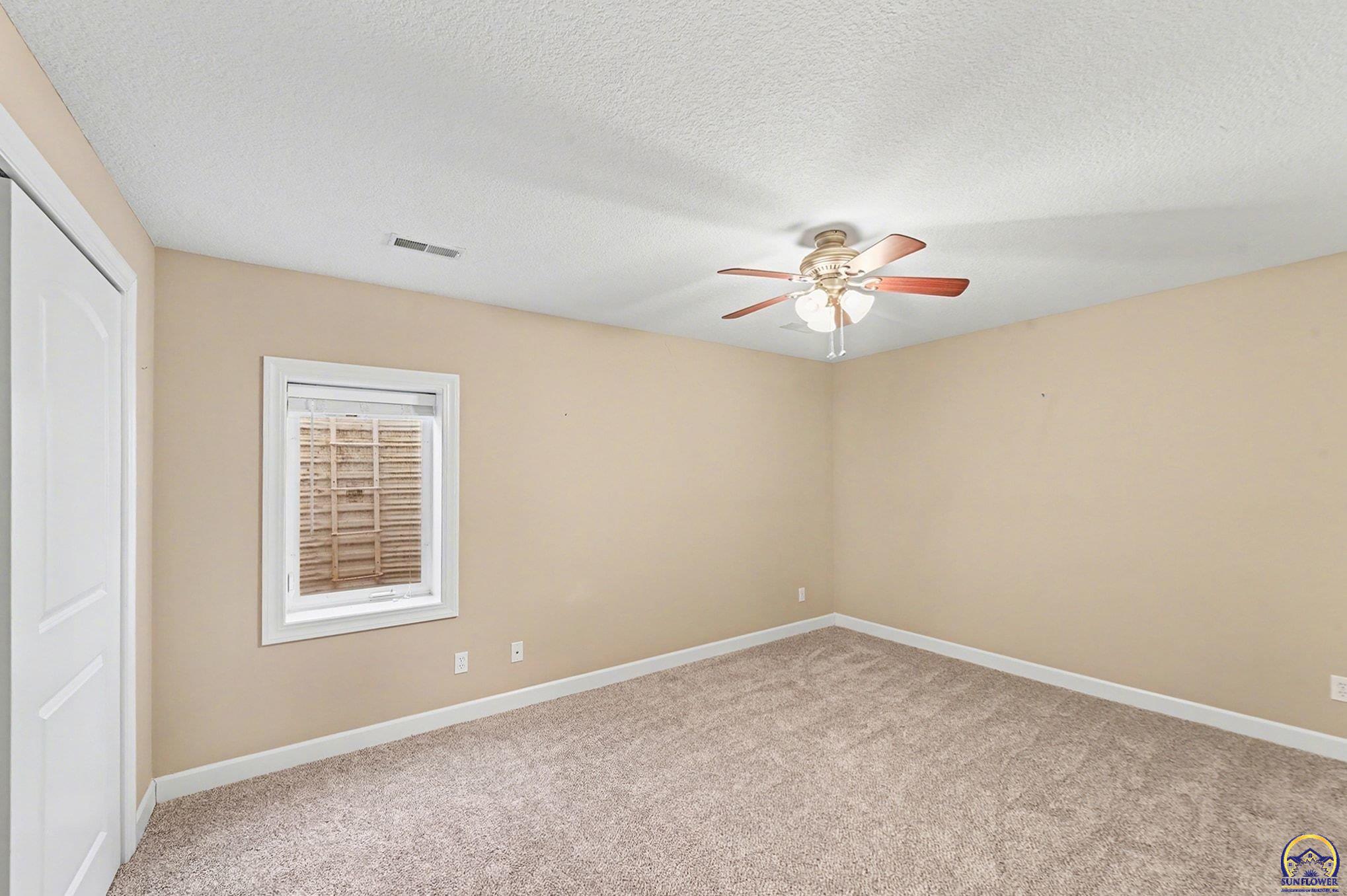 1020 Southwest Red Oaks Place Topeka, KS 66615 - Photo 16 of 31