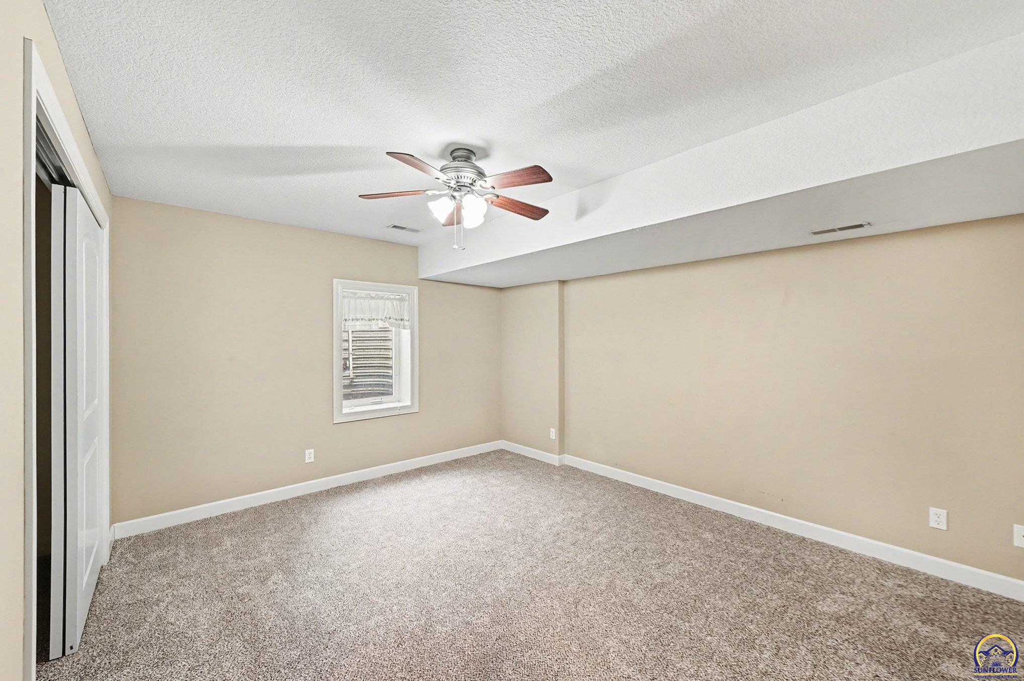 1020 Southwest Red Oaks Place Topeka, KS 66615 - Photo 17 of 31