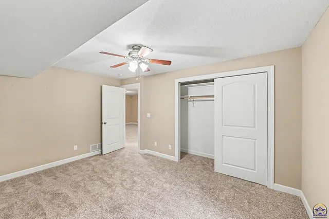 $299,999 | 1020 Southwest Red Oaks Place, Topeka, KS 66615