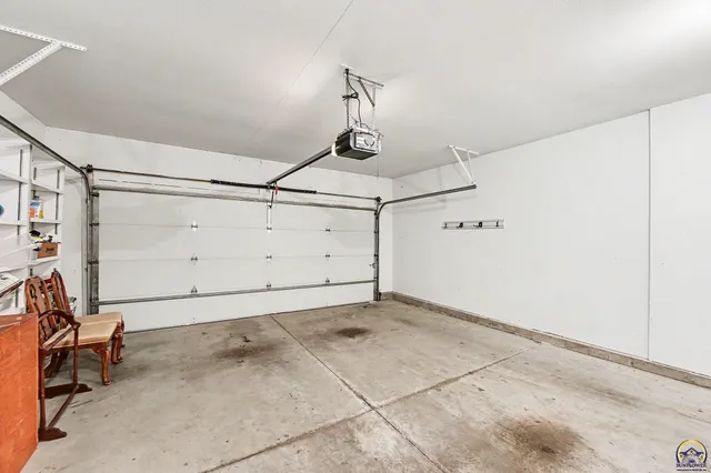 $299,999 | 1020 Southwest Red Oaks Place, Topeka, KS 66615