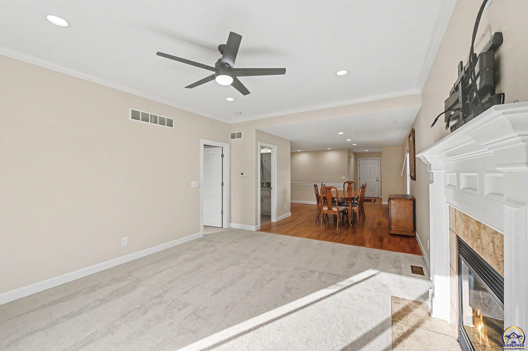 1020 Southwest Red Oaks Place Topeka, KS 66615 - Photo 8 of 31