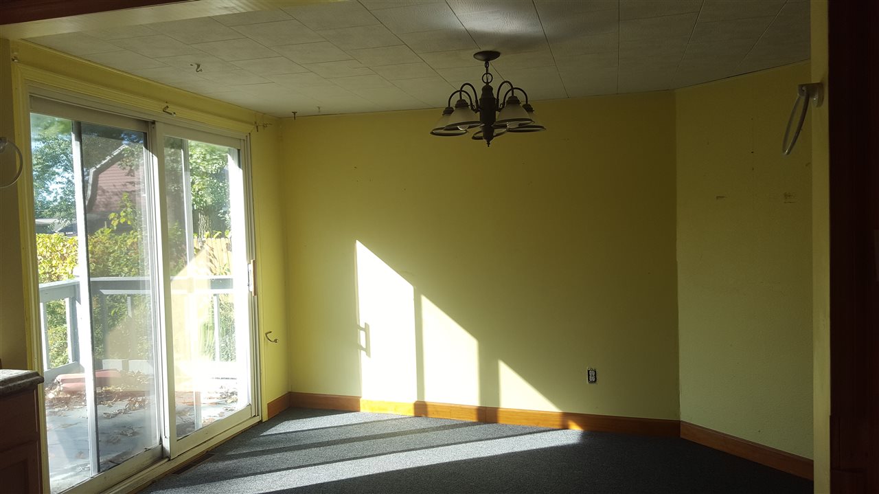 6258 Lapeer Road Burton, MI 48509 - Photo 4 of 11 31397110-3.JPG
