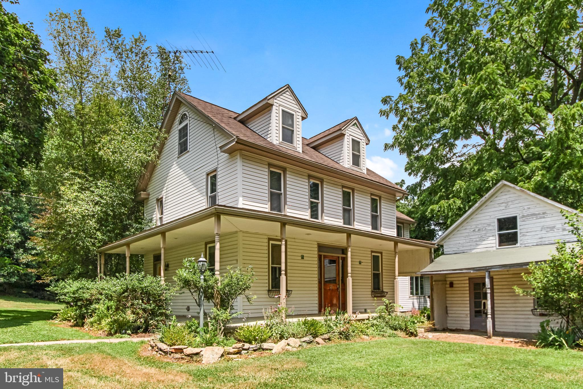 1057 Hoffman Road York, PA 17406 - Photo 1 of 29