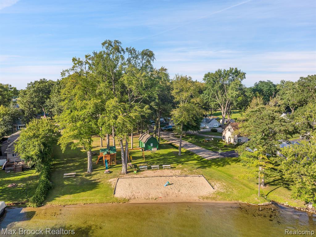8330 Cooley Lake Road Commerce Township, MI 48382 - Photo 51 of 56 Gallery Image 51