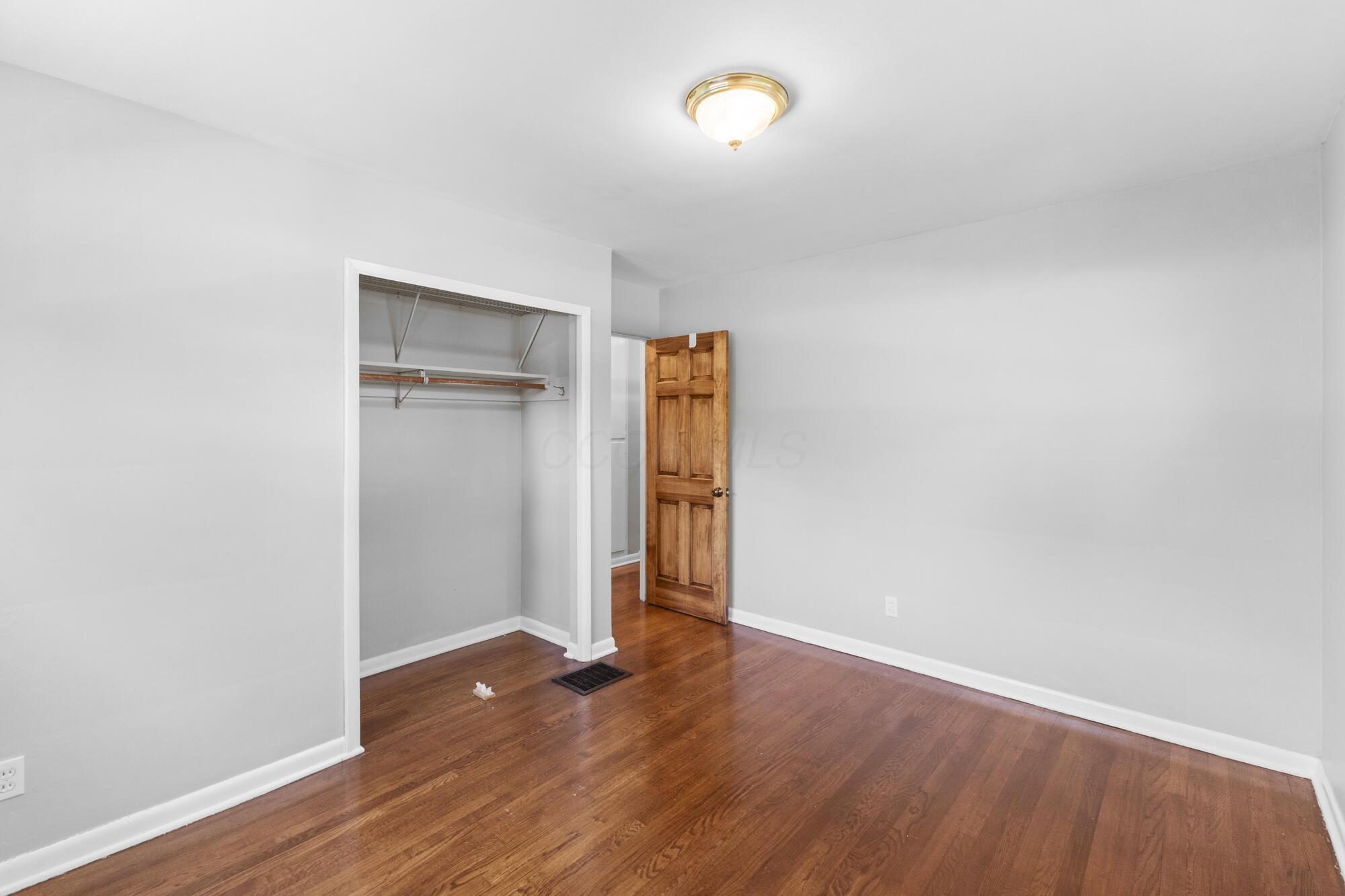 2454 Cranford Road Columbus, OH 43221 - Photo 18 of 42