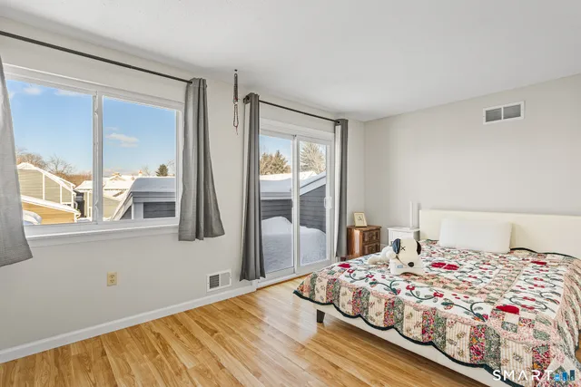 $330,000 | 126 Hopmeadow Street, Unit 3H, Weatogue, CT 06089