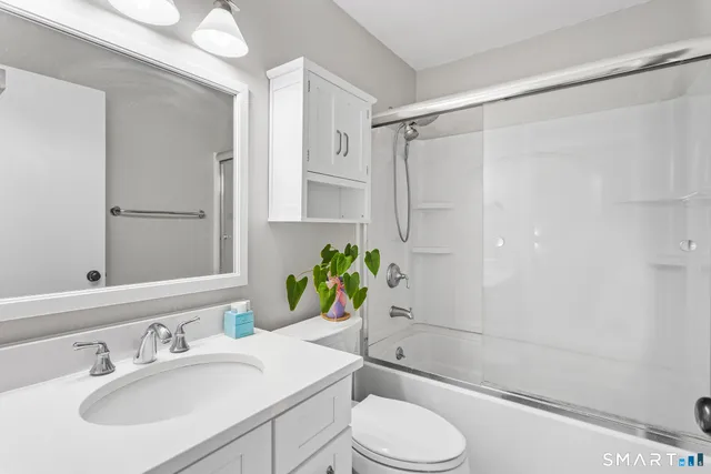 $330,000 | 126 Hopmeadow Street, Unit 3H, Weatogue, CT 06089