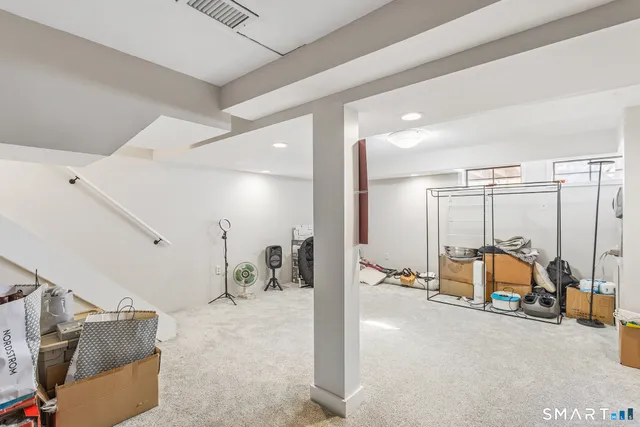 $330,000 | 126 Hopmeadow Street, Unit 3H, Weatogue, CT 06089